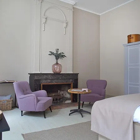 Chambres D'hotes Les Trois Comtes Bed & Breakfast 3*
