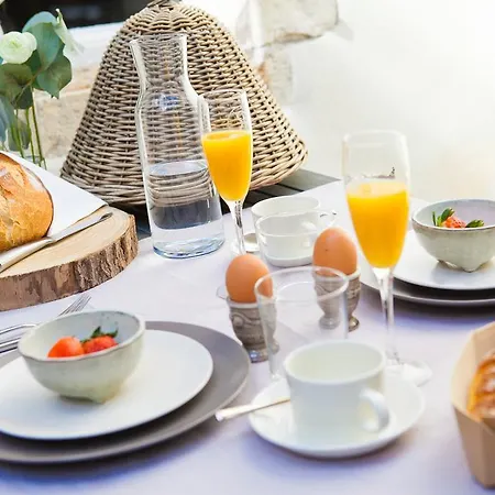 Chambres D'hotes Les Trois Comtes Bed & Breakfast Saint-Hippolyte-du-Fort