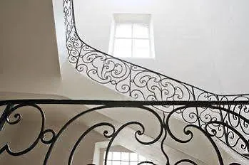 Chambres D'hotes Les Trois Comtes Bed & Breakfast 3*