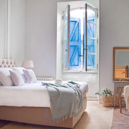 Chambres D'hotes Les Trois Comtes Bed & Breakfast Saint-Hippolyte-du-Fort